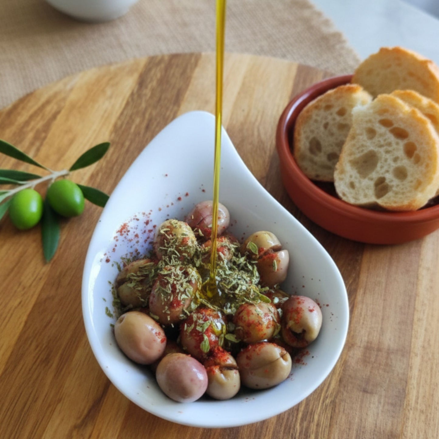 Tadıbaşka İri Taneli El Kırması Yeşil Zeytin