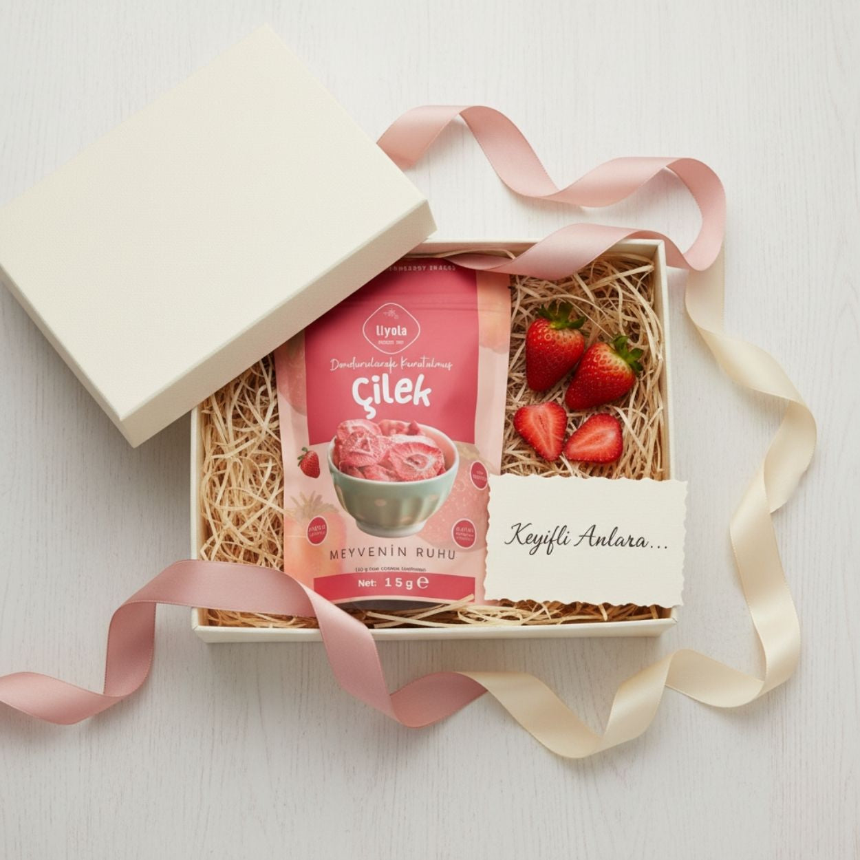 Liyola Freeze Dry Çilek 15 g | Dondurularak Kurutulmuş, Şeker İlavesiz Doğal Atıştırmalık